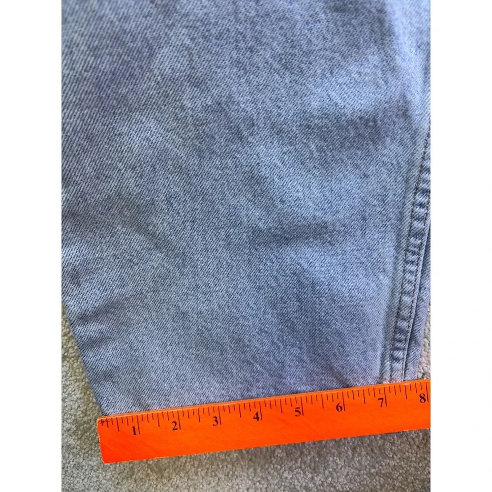 Vintage Levi's 550 Relaxed Fit Jeans Mens 34x32 Light Blue Denim Y2K Tapered